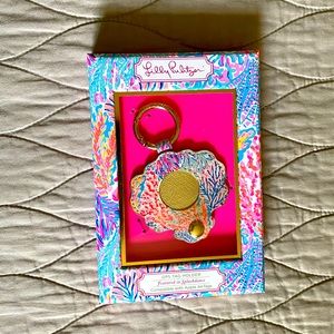 🌷Lilly Pulitzer AirTag Holder Keychain 🌷